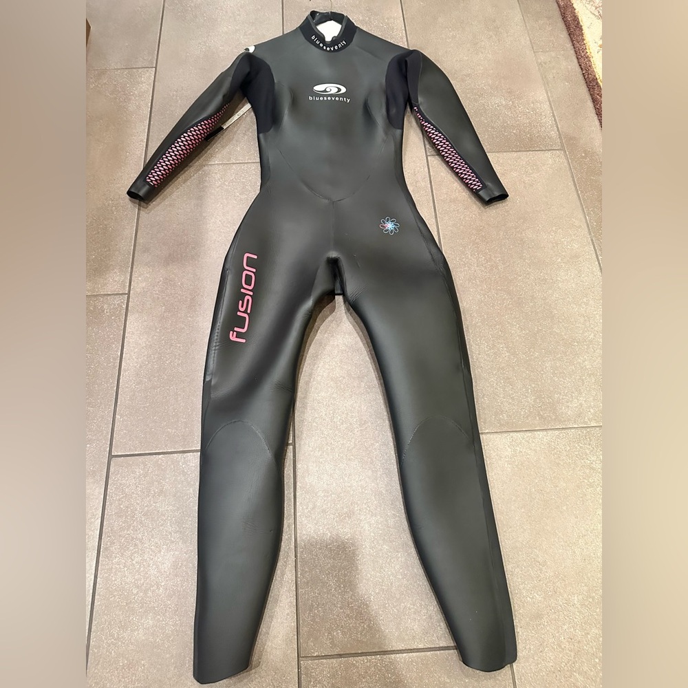 Blueseventy Women’s Fusion Size Medium Wetsuit Triathlon Wet Swim Longsleeve
